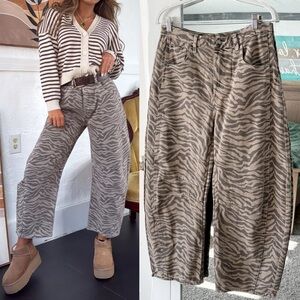 Listicle New Zebra Print Barrel Jeans Small